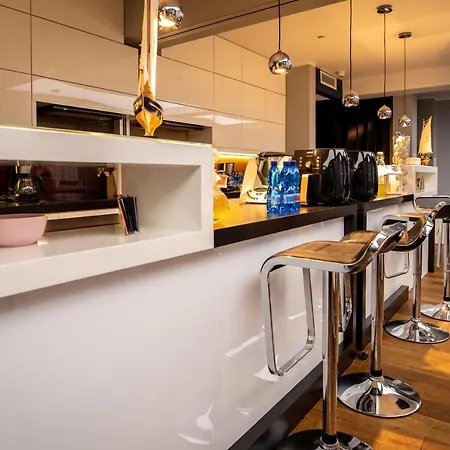 Prezydencki Z Widokiem Na Morze דירה יארוסלאביש