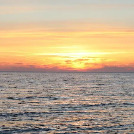 Prezydencki Z Widokiem Na Morze דירה *